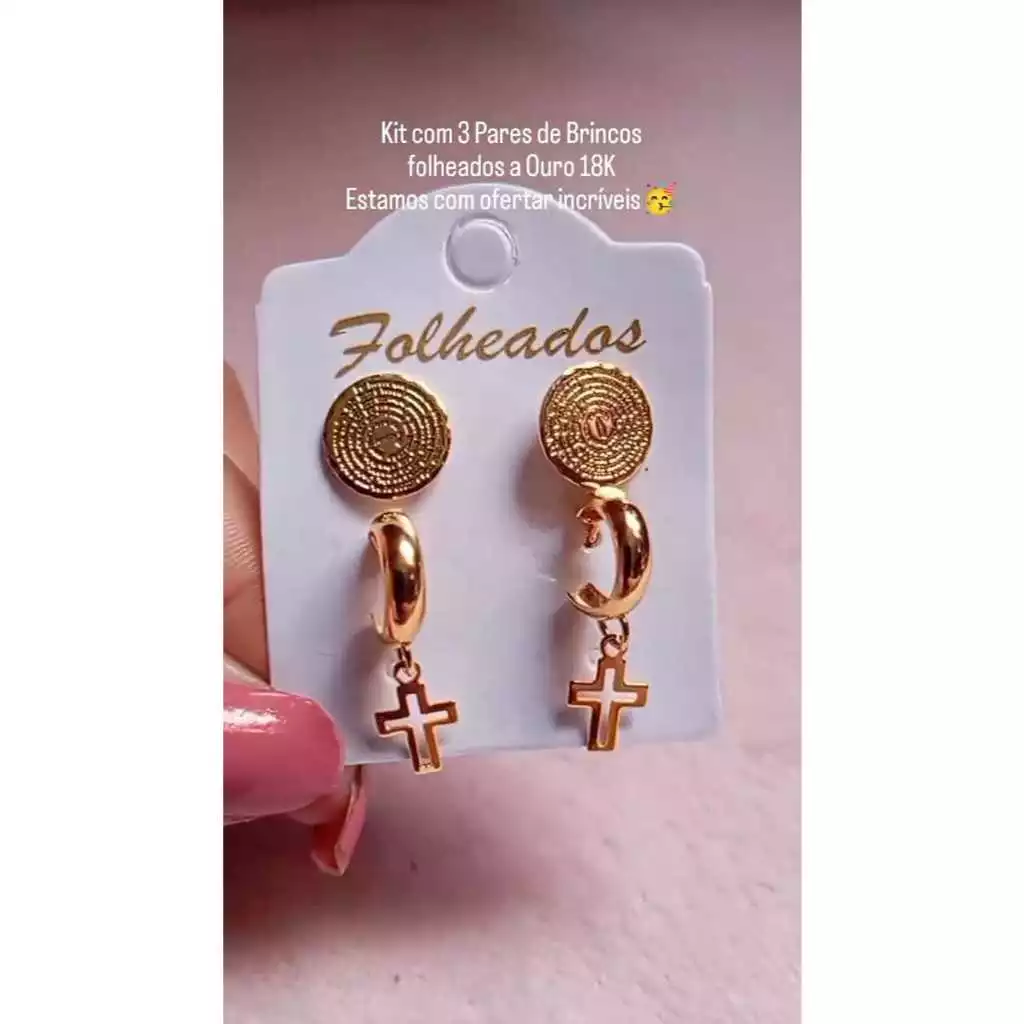 Conjunto de Brincos Feminino  Argolinha Cruz Folheados a Ouro 18K Cartela com 2 Pares Brincos Delicado e Pequeno