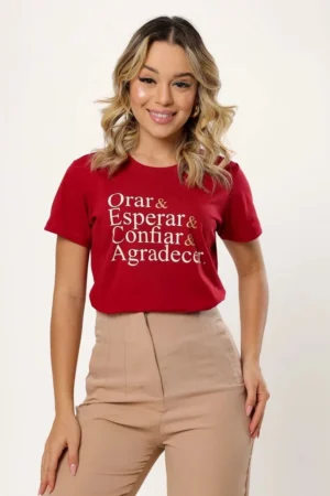 T-SHIRT Feminina de Algodão Marsala com Estampa "Orar e Esperar e Agradecer"